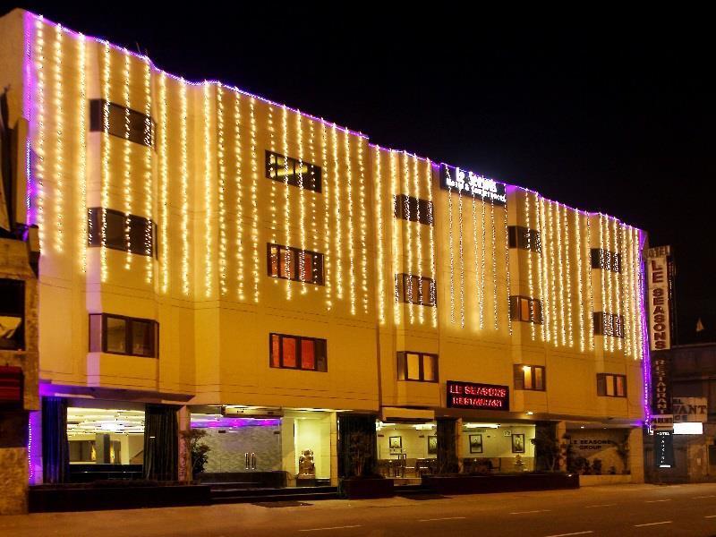 Airport Hotel Le Seasons Ню Делхи Екстериор снимка
