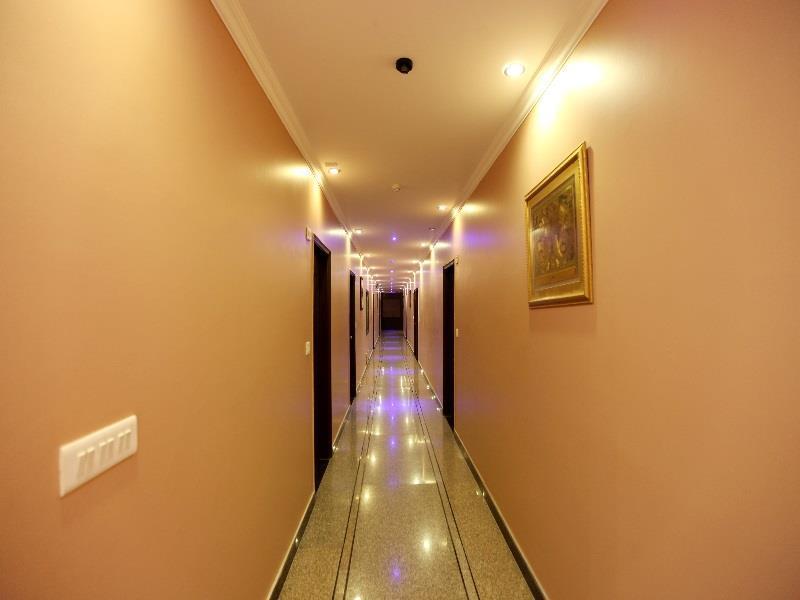 Airport Hotel Le Seasons Ню Делхи Екстериор снимка
