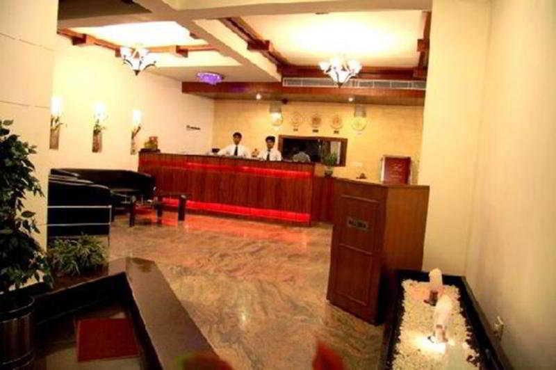 Airport Hotel Le Seasons Ню Делхи Екстериор снимка