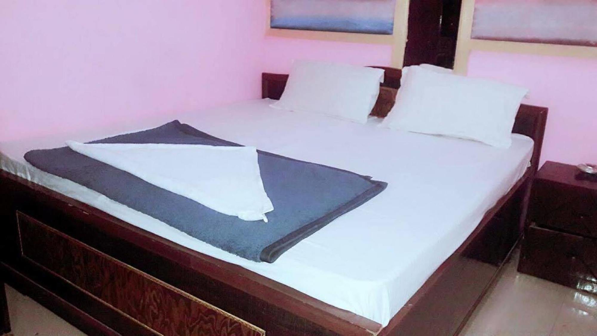 Airport Hotel Le Seasons Ню Делхи Екстериор снимка